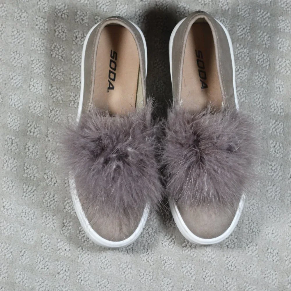 Soda Size 6 Brown Feather Pom Platform Y2K Sneakers
